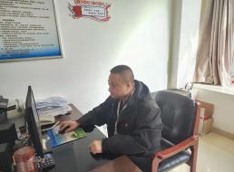 《榜樣在身邊》系列報道——莫正平、梁元 恒心堅守鑄典范，砥礪前行綻光芒